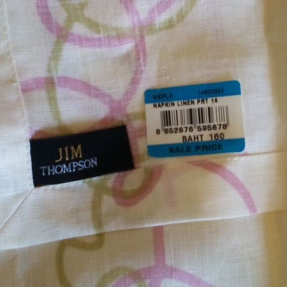 TOM THOMPSON Elegant Cream Napkins with Pastel Swirls set of 4 - Picture 2 of 4